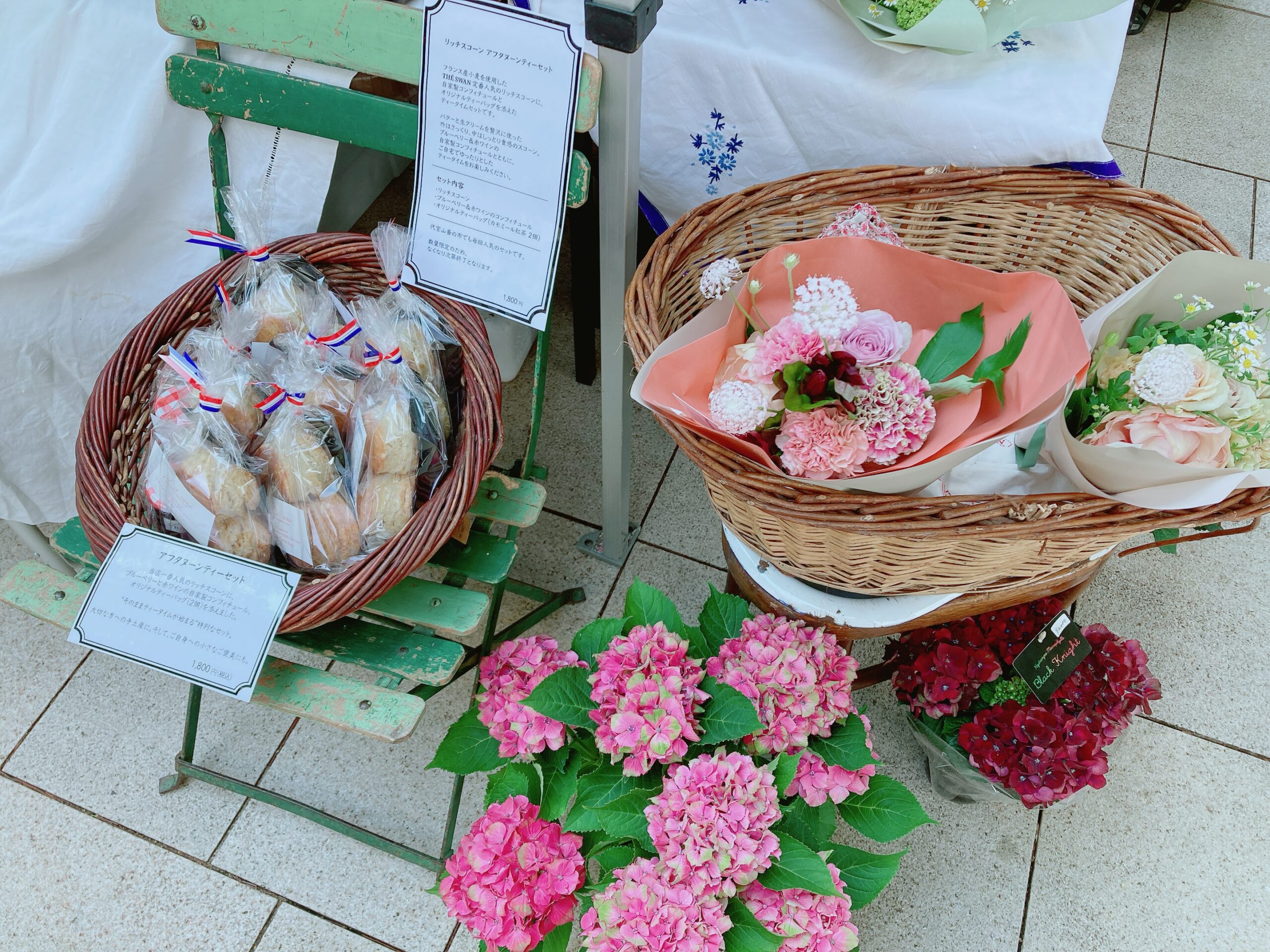 代官山蚤の市、「花と紅茶専門店 JUL et SWAN」